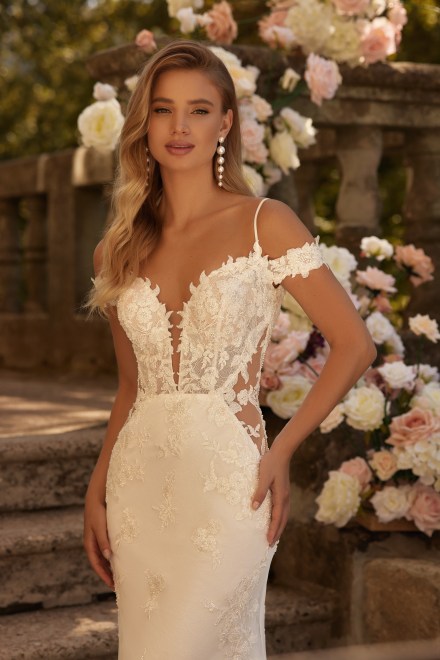 https://www.sposa-lia.com/images/stories/virtuemart/product/2) Tiffany.jpg